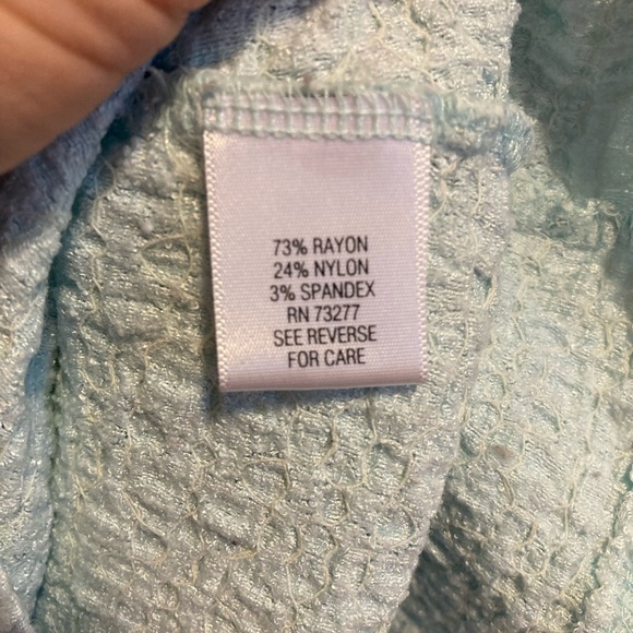 𝅺croft & Barrow mint green textured blouse. - Picture 4 of 6